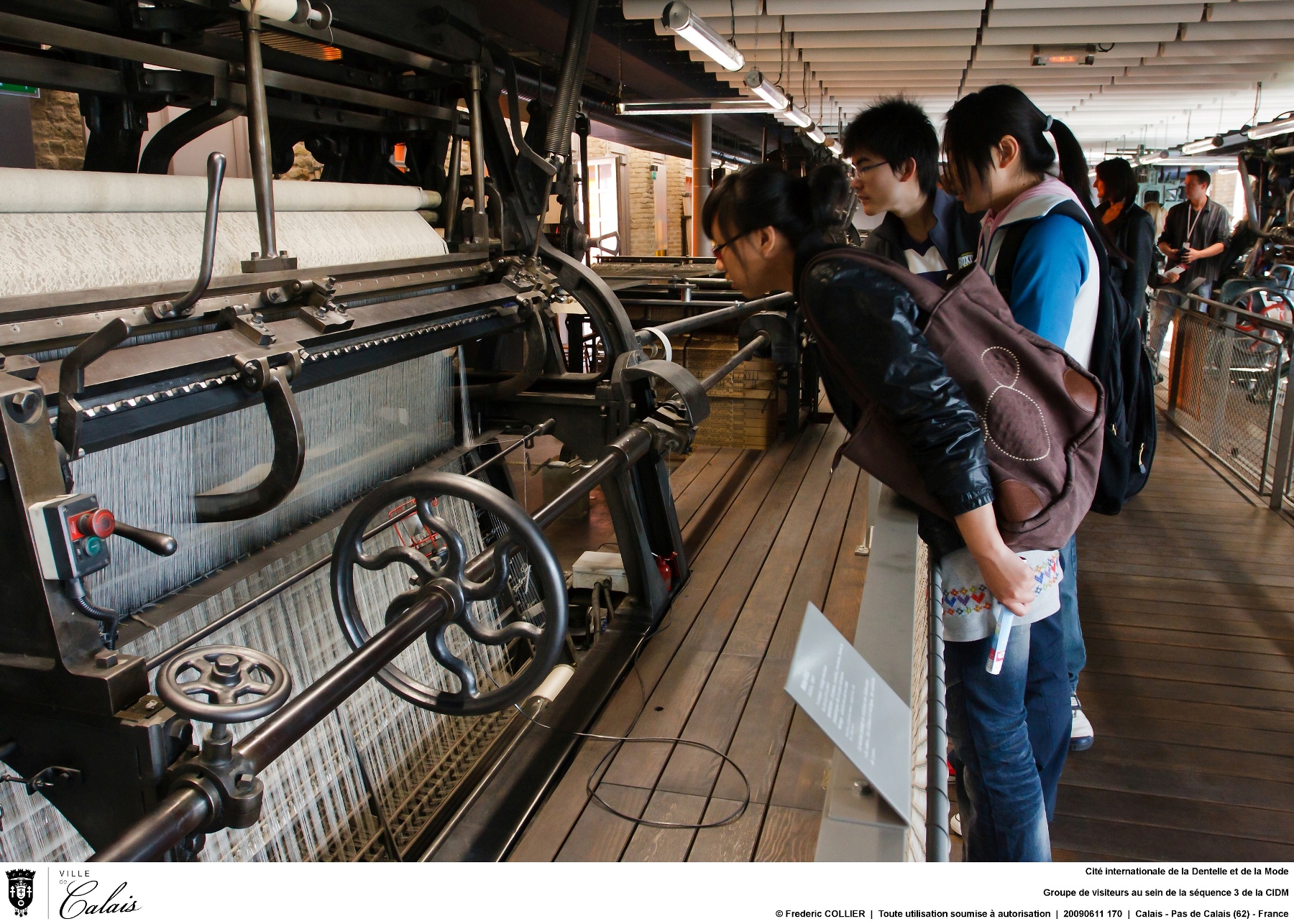 Démonstration de la fabrication de dentelle tissée, Cité de la dentelle et de la mode de Calais (crédit photo F. Collier)