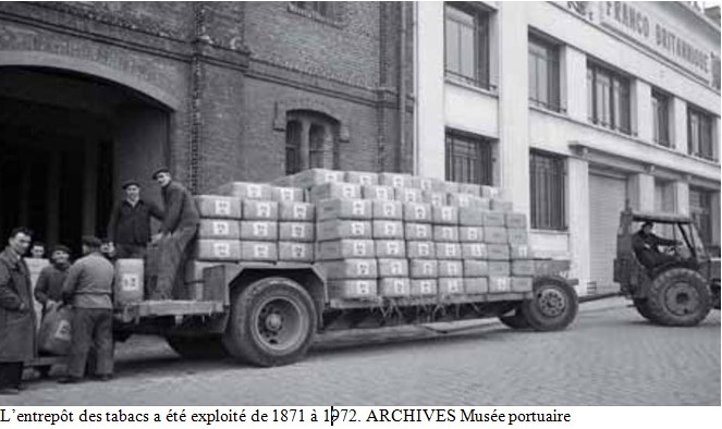 En 1810, Napoléon établit un nouveau monopole des  Tabacs en France et crée une Régie Nationale. Dunkerque reste une des principales portes d’entrée du tabac. Des entrepôts de transit sont nécessaires. La direction générale des manufactures d’Etat rachète des bâtiments au négociant Bourdon.