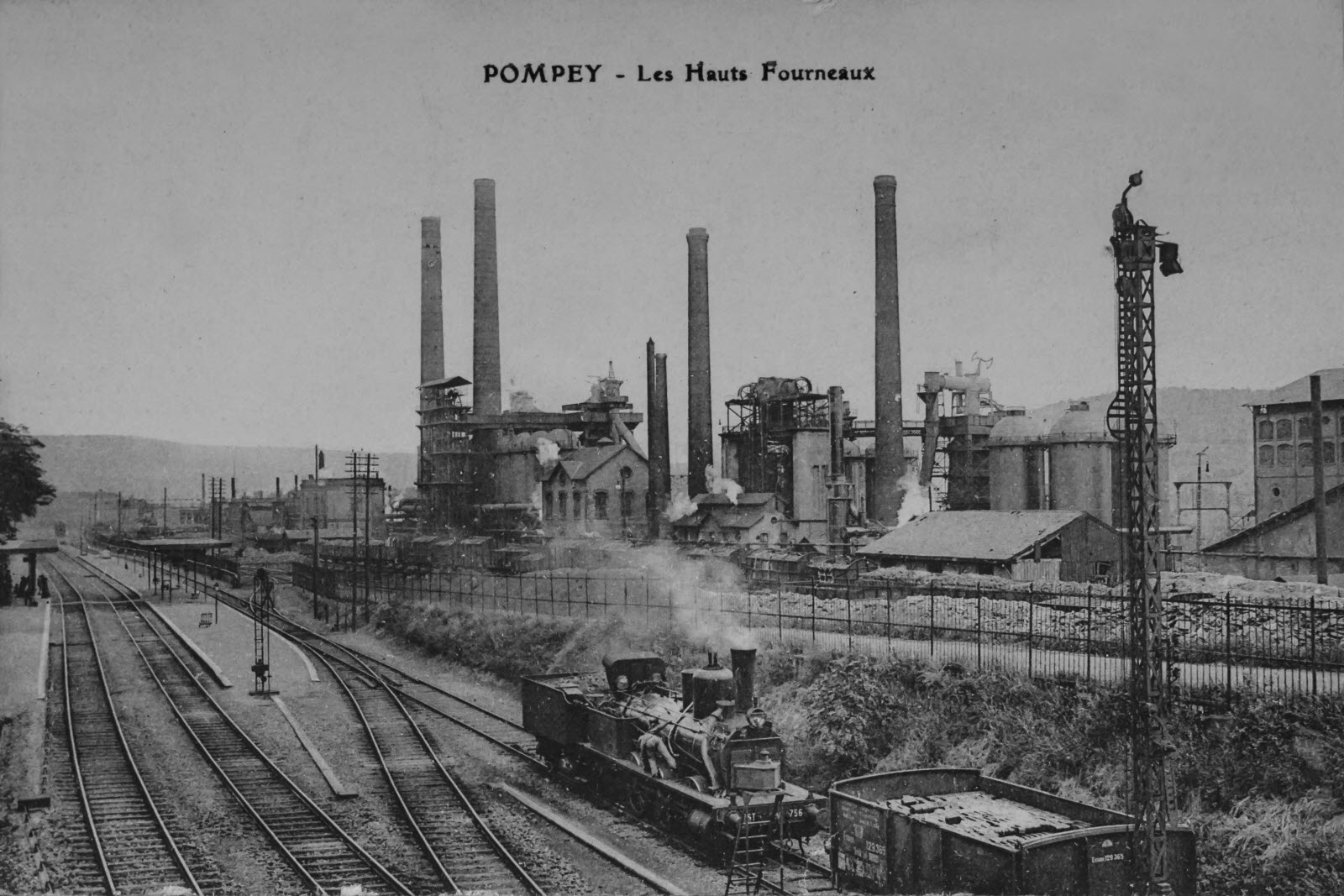 Carte postale des aciéries de Pompey où furent élaborées les poutrelles de la Tour Eiffel